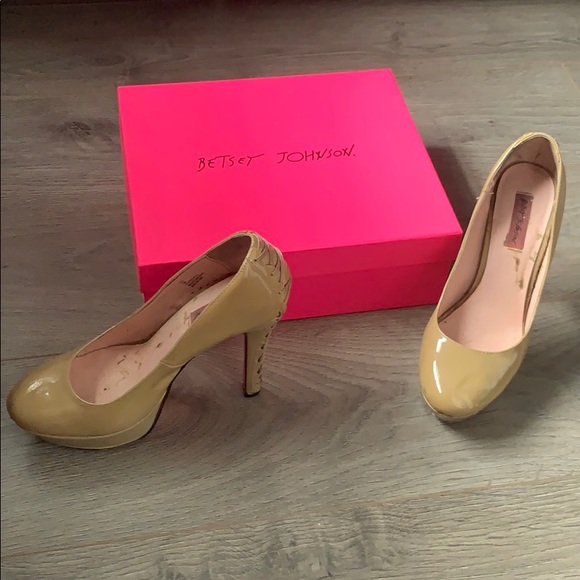 Betsey Johnson’s stilettos - Picture 4 of 11
